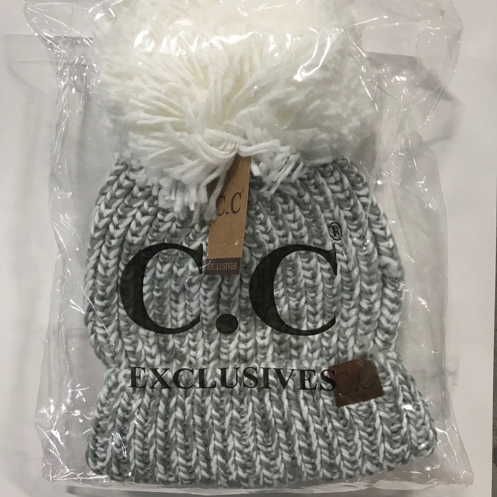 🔥1 leftCC Pom style beanie - Picture 7 of 8